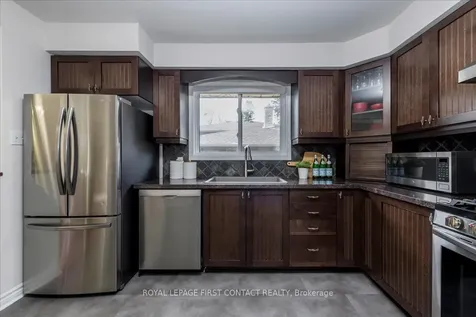 32 Springhome Road Barrie ON L4N 2W7