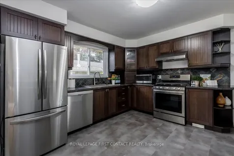 32 Springhome Road Barrie ON L4N 2W7
