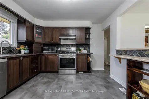 32 Springhome Road Barrie ON L4N 2W7