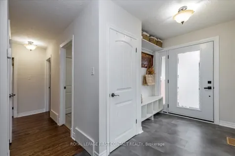 32 Springhome Road Barrie ON L4N 2W7