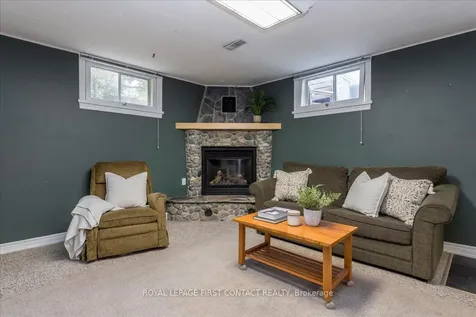 32 Springhome Road Barrie ON L4N 2W7