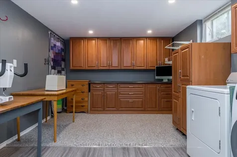 32 Springhome Road Barrie ON L4N 2W7