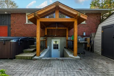 32 Springhome Road Barrie ON L4N 2W7