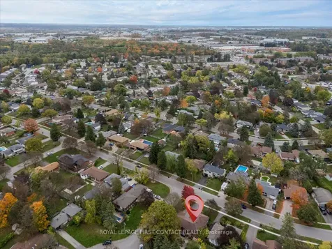 32 Springhome Road Barrie ON L4N 2W7