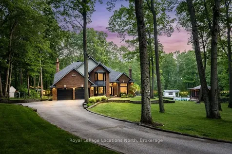 18 Mills Circle Springwater ON L9X 0J7