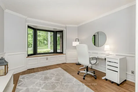 18 Mills Circle Springwater ON L9X 0J7
