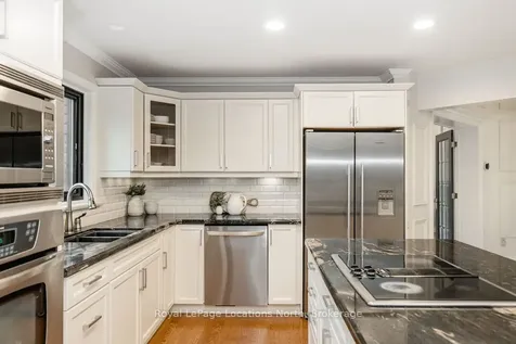 18 Mills Circle Springwater ON L9X 0J7