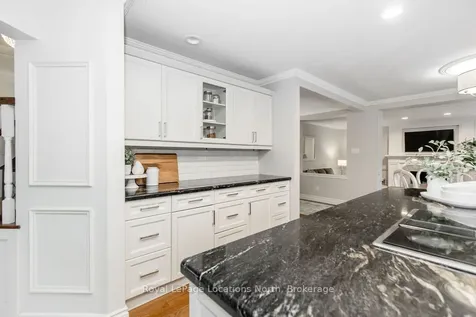 18 Mills Circle Springwater ON L9X 0J7