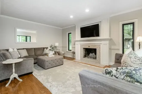 18 Mills Circle Springwater ON L9X 0J7