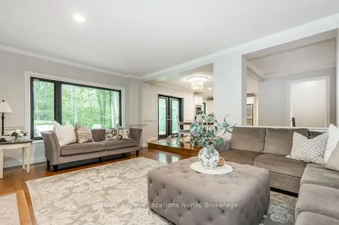 18 Mills Circle Springwater ON L9X 0J7