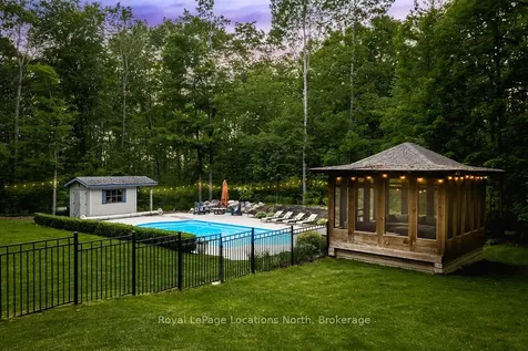 18 Mills Circle Springwater ON L9X 0J7