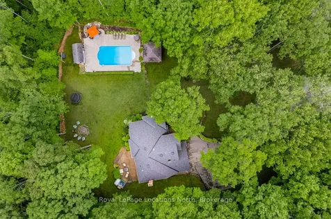 18 Mills Circle Springwater ON L9X 0J7