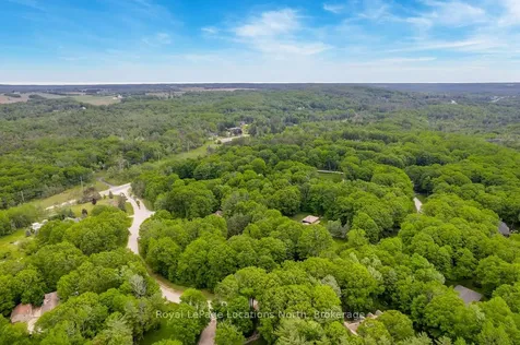 18 Mills Circle Springwater ON L9X 0J7