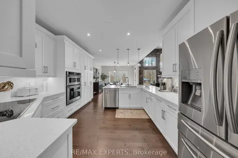 1215 Seadon Road Springwater ON L9X 1V5
