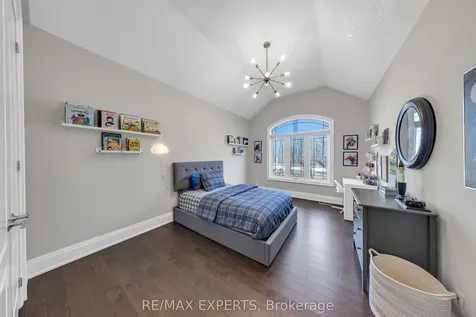1215 Seadon Road Springwater ON L9X 1V5
