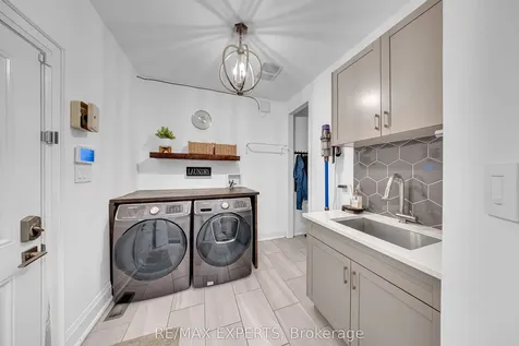 1215 Seadon Road Springwater ON L9X 1V5