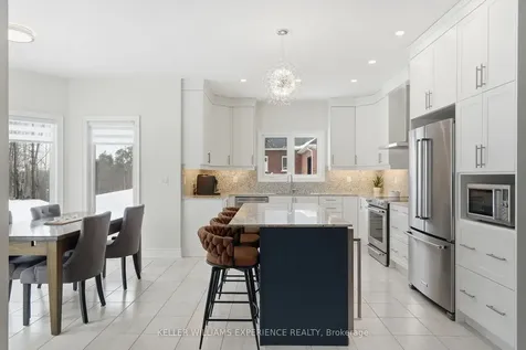 4 Forest Heights Court Oro-medonte ON L0L 2E0