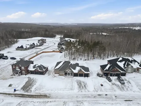 4 Forest Heights Court Oro-medonte ON L0L 2E0