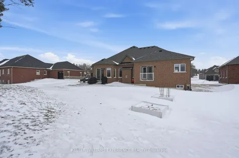 4 Forest Heights Court Oro-medonte ON L0L 2E0