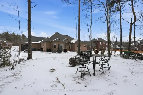4 Forest Heights Court Oro-medonte ON L0L 2E0