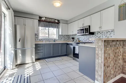74 Drake Drive Barrie ON L4N 8X4