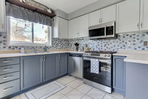74 Drake Drive Barrie ON L4N 8X4