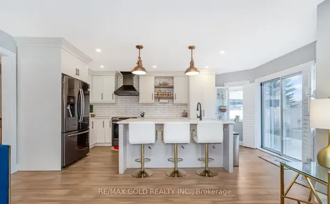 68 Benson Drive Barrie ON L4N 7Y2