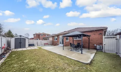68 Benson Drive Barrie ON L4N 7Y2