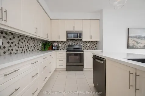61 Oliver's Mill Road Springwater ON L9X 0S7