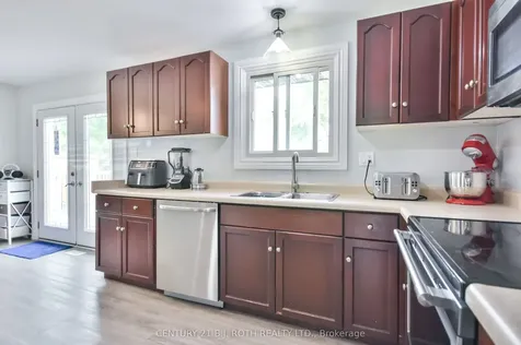 74 Baldwin Lane Barrie ON L4N 2W3