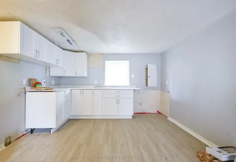 3071 Mosley Street Wasaga Beach ON L9Z 1W7