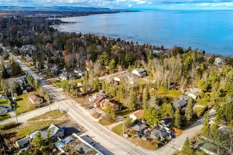 3071 Mosley Street Wasaga Beach ON L9Z 1W7