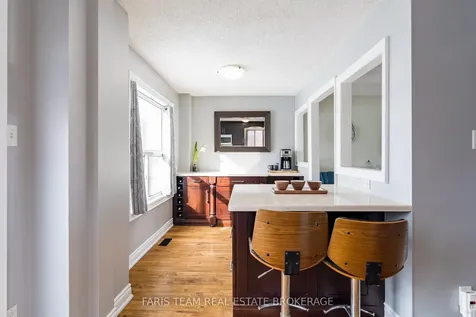 14 Nightingale Crescent Barrie ON L4N 8A3