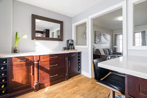 14 Nightingale Crescent Barrie ON L4N 8A3