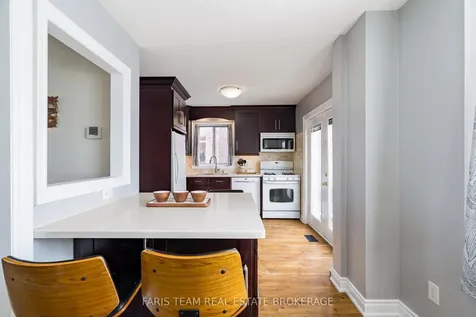 14 Nightingale Crescent Barrie ON L4N 8A3