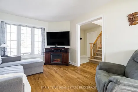 14 Nightingale Crescent Barrie ON L4N 8A3