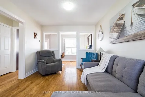 14 Nightingale Crescent Barrie ON L4N 8A3