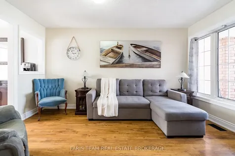 14 Nightingale Crescent Barrie ON L4N 8A3