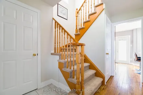 14 Nightingale Crescent Barrie ON L4N 8A3