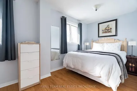 14 Nightingale Crescent Barrie ON L4N 8A3
