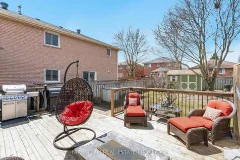 14 Nightingale Crescent Barrie ON L4N 8A3