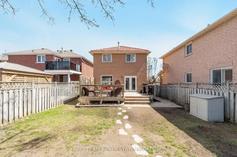 14 Nightingale Crescent Barrie ON L4N 8A3