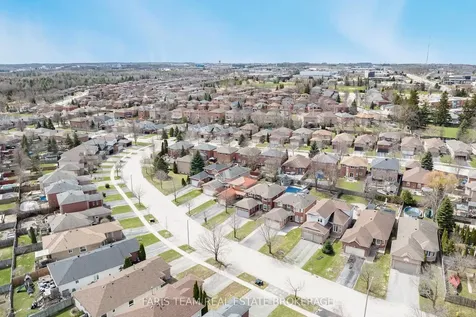 14 Nightingale Crescent Barrie ON L4N 8A3
