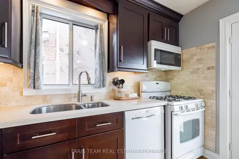 14 Nightingale Crescent Barrie ON L4N 8A3