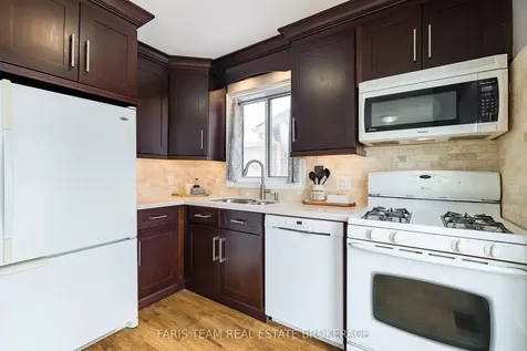 14 Nightingale Crescent Barrie ON L4N 8A3