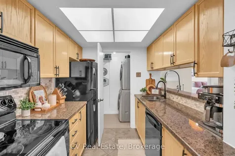 75 Ellen Street Barrie ON L4N 7R6