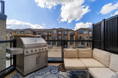 22 Red Maple Lane Barrie ON L9J 0N4
