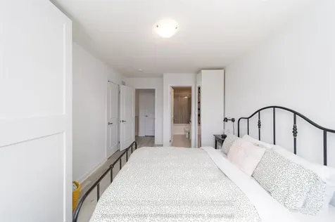 22 Red Maple Lane Barrie ON L9J 0N4
