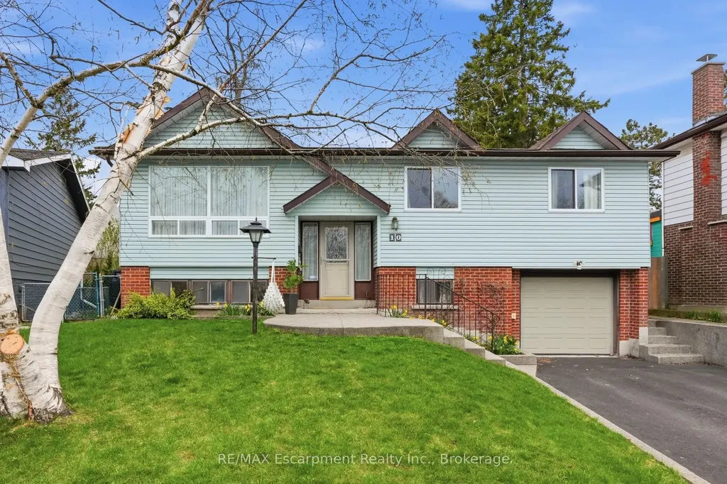 10 Farmingdale Crescent Barrie ON L4M 5E5