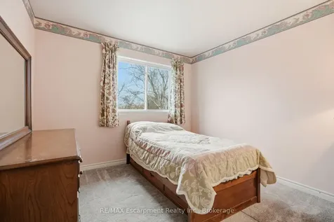 10 Farmingdale Crescent Barrie ON L4M 5E5